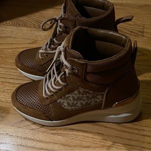 Brand new! Michael Kors genuine leather lace-up boots!